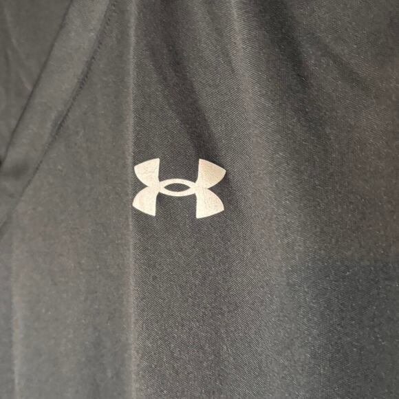 Black Under Armour Short Sleeve V- Neck Activewear T-shirt Lightweight - Picture 4 of 4